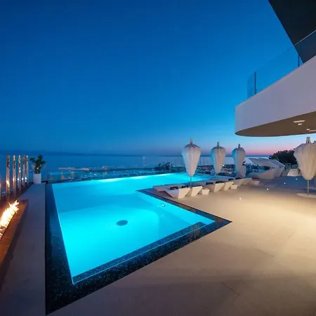 Posh Luxury Split