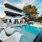 Posh Luxury Split