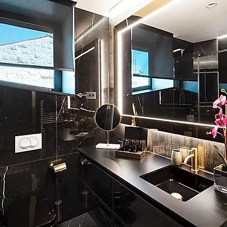 Posh Luxury Split