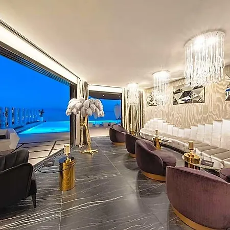 Posh Luxury *