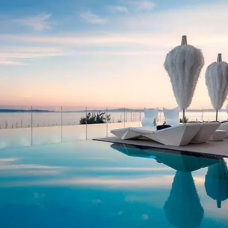 Posh Luxury 아파트 *