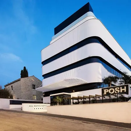 Posh Luxury شقة *