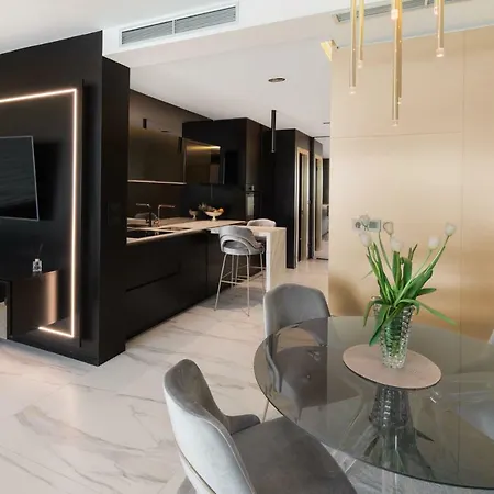 Posh Luxury 아파트 *