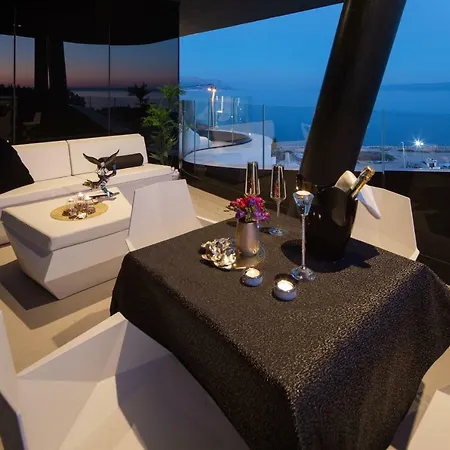 Posh Luxury شقة سبليت