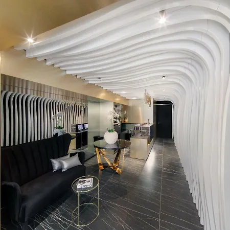 Posh Luxury Apartment