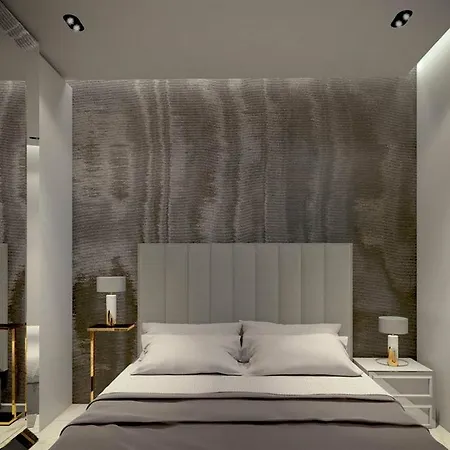 Posh Luxury Split