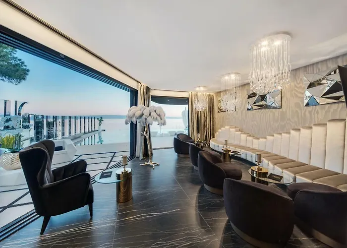 Posh Luxury