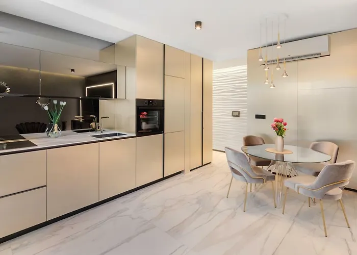 Posh Luxury * スプリト